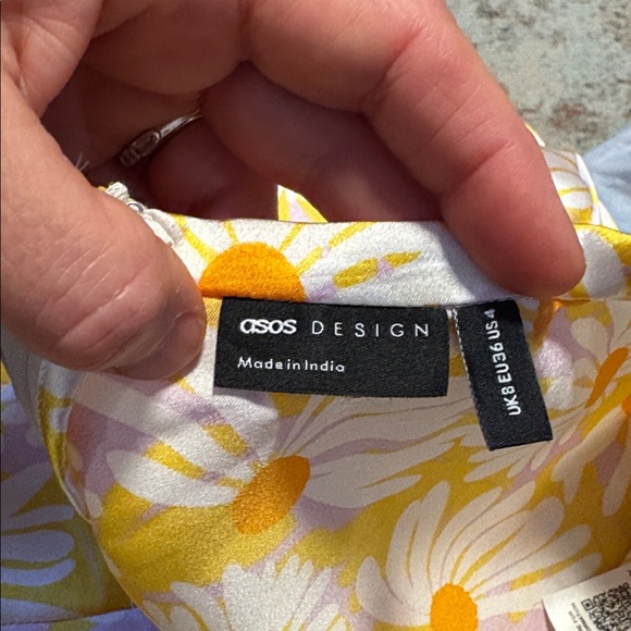 ASOS DESIGN satin full midi skirt in orange daisy print - Picture 4 of 4